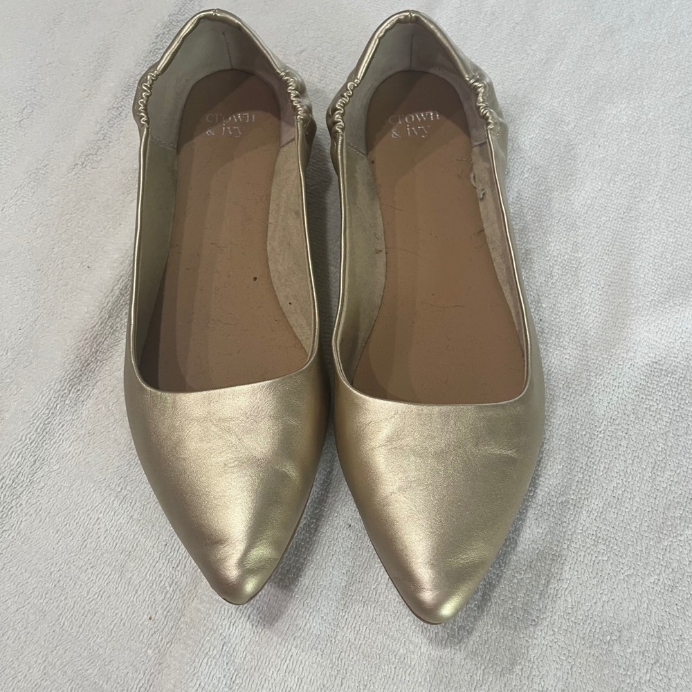 Crown & Ivy Jessica Gold Metallic Pointed Toe Scrunch Ballet Flats Womens 9.5m